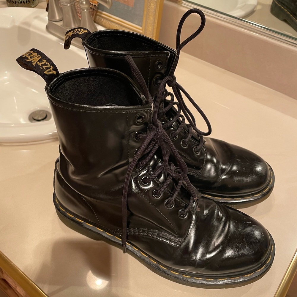 Classic 1460 8 eye boots